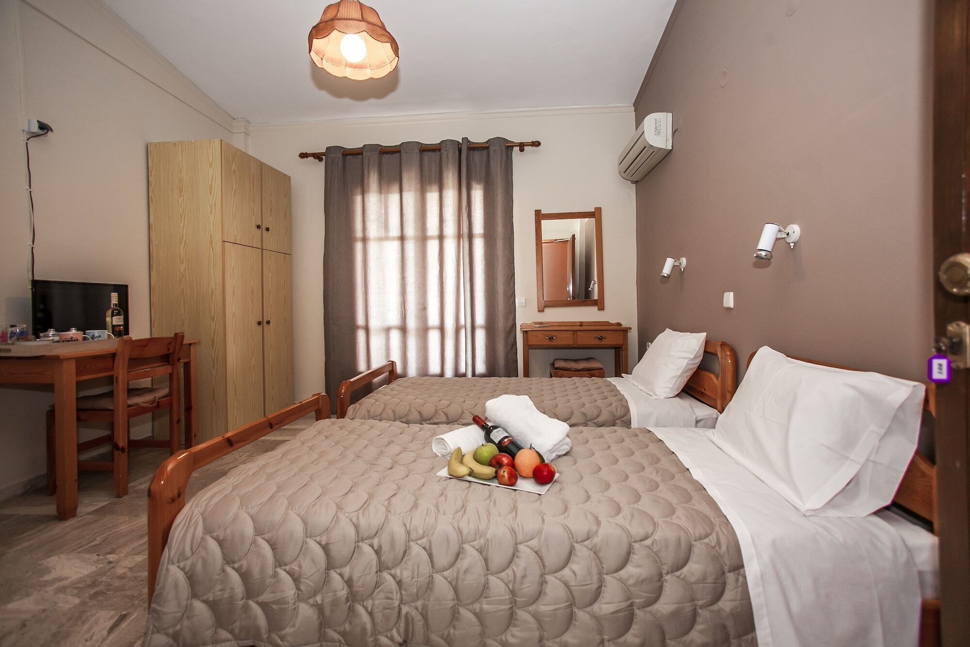 Orelia Pension Толон Экстерьер фото